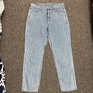 American Eagle High-Waisted Mom Jean